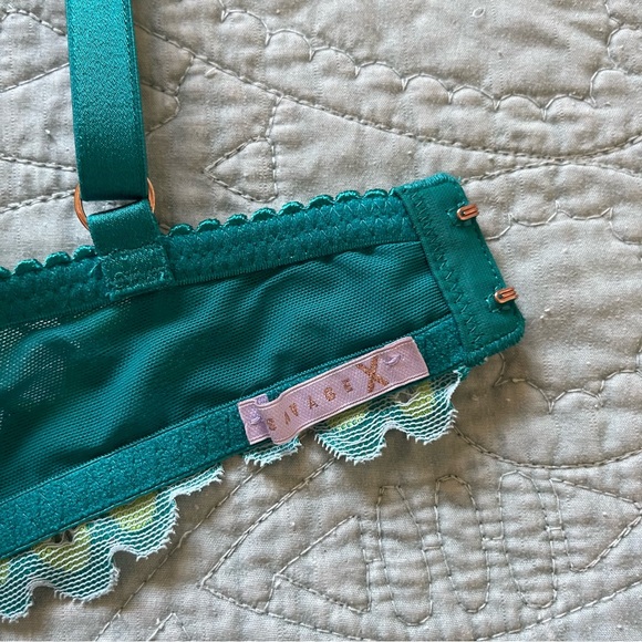 Savage X Fenty Lightly Lined Balconette Bra - Picture 2 of 3